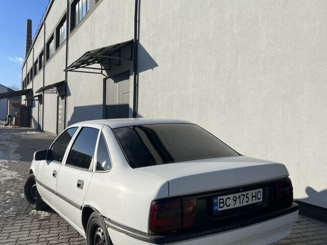 Білий Опель Вектра, об'ємом двигуна 1.6 л та пробігом 347 тис. км за 1350 $, фото 2 на Automoto.ua