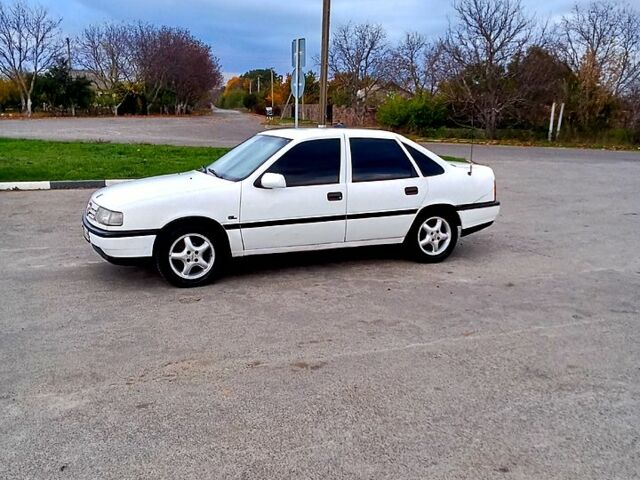 Белый Опель Вектра, объемом двигателя 1.6 л и пробегом 123 тыс. км за 1250 $, фото 2 на Automoto.ua