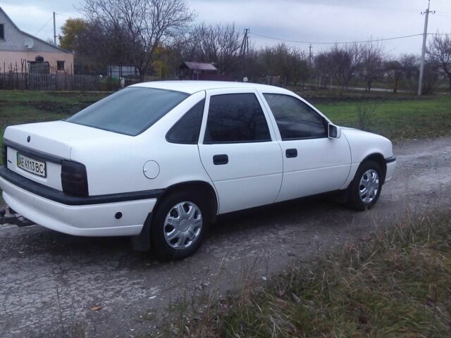 Белый Опель Вектра, объемом двигателя 0 л и пробегом 180 тыс. км за 1300 $, фото 6 на Automoto.ua