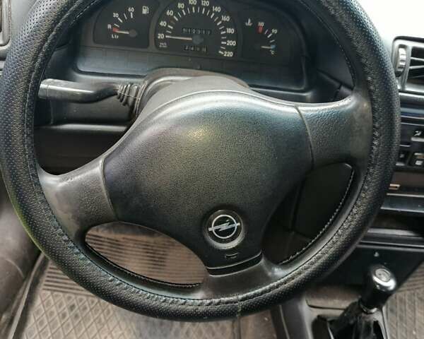 Білий Опель Вектра, об'ємом двигуна 1.7 л та пробігом 512 тис. км за 987 $, фото 3 на Automoto.ua