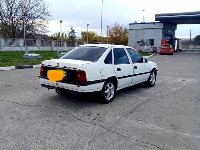 Белый Опель Вектра, объемом двигателя 1.6 л и пробегом 123 тыс. км за 1450 $, фото 4 на Automoto.ua