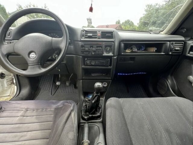 Білий Опель Вектра, об'ємом двигуна 1.8 л та пробігом 25 тис. км за 980 $, фото 6 на Automoto.ua