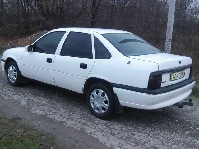 Белый Опель Вектра, объемом двигателя 0 л и пробегом 180 тыс. км за 1300 $, фото 13 на Automoto.ua