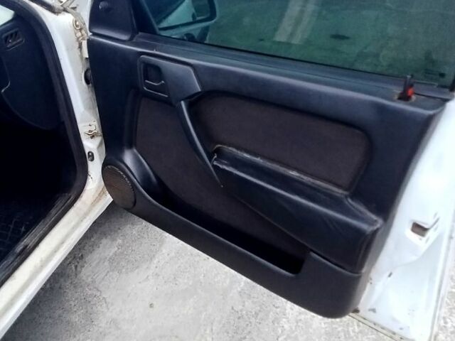 Белый Опель Вектра, объемом двигателя 1.6 л и пробегом 123 тыс. км за 1250 $, фото 4 на Automoto.ua