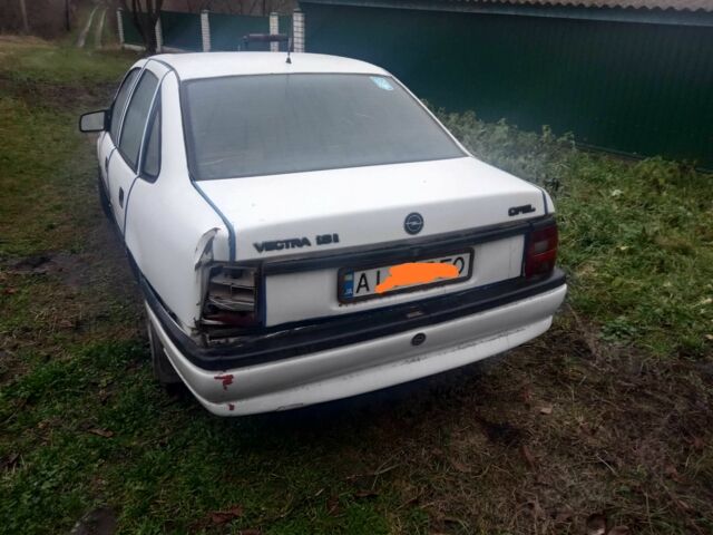 Белый Опель Вектра, объемом двигателя 1.8 л и пробегом 234 тыс. км за 600 $, фото 1 на Automoto.ua