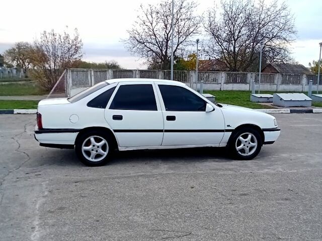 Белый Опель Вектра, объемом двигателя 1.6 л и пробегом 123 тыс. км за 1450 $, фото 5 на Automoto.ua