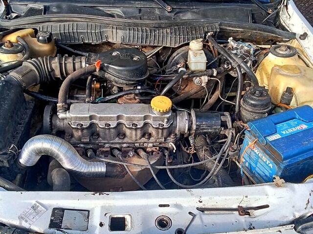 Белый Опель Вектра, объемом двигателя 1.6 л и пробегом 123 тыс. км за 1250 $, фото 11 на Automoto.ua