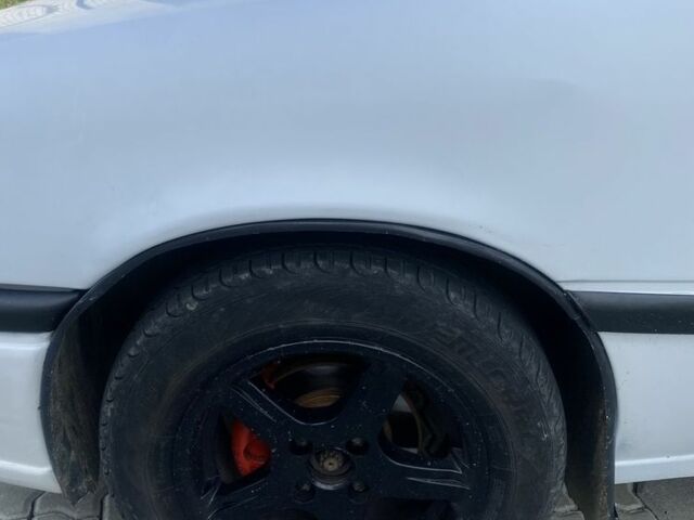 Білий Опель Вектра, об'ємом двигуна 1.6 л та пробігом 345 тис. км за 1450 $, фото 3 на Automoto.ua