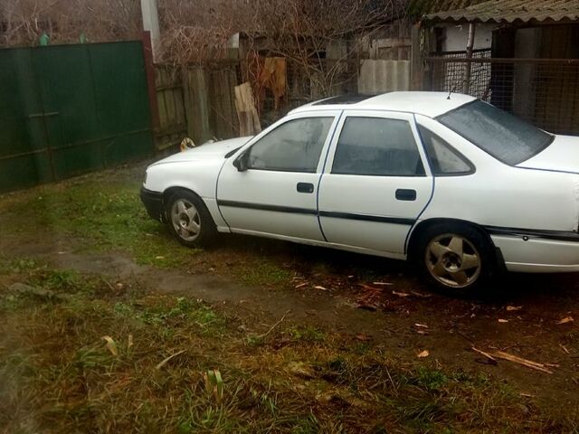 Білий Опель Вектра, об'ємом двигуна 1.8 л та пробігом 223 тис. км за 590 $, фото 1 на Automoto.ua