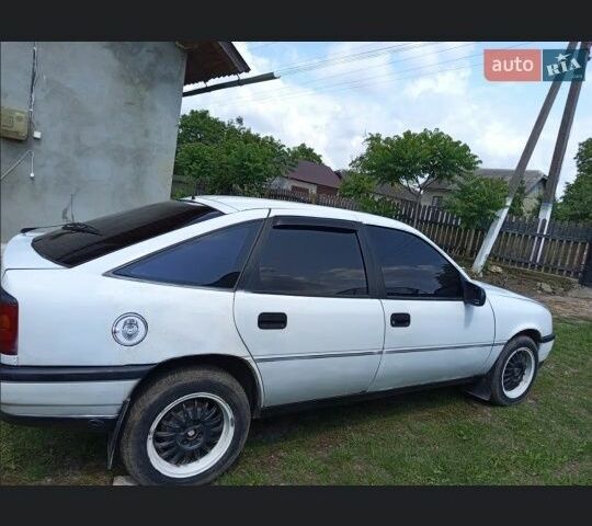 Белый Опель Вектра, объемом двигателя 0 л и пробегом 500 тыс. км за 850 $, фото 1 на Automoto.ua