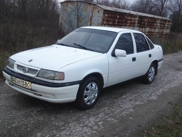 Белый Опель Вектра, объемом двигателя 0 л и пробегом 180 тыс. км за 1300 $, фото 3 на Automoto.ua