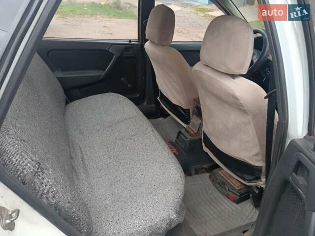 Белый Опель Вектра, объемом двигателя 1.7 л и пробегом 500 тыс. км за 2000 $, фото 5 на Automoto.ua