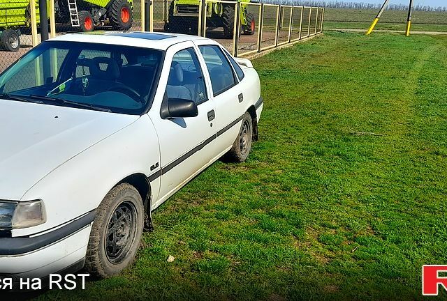 Белый Опель Вектра, объемом двигателя 1.8 л и пробегом 0 тыс. км за 1300 $, фото 3 на Automoto.ua