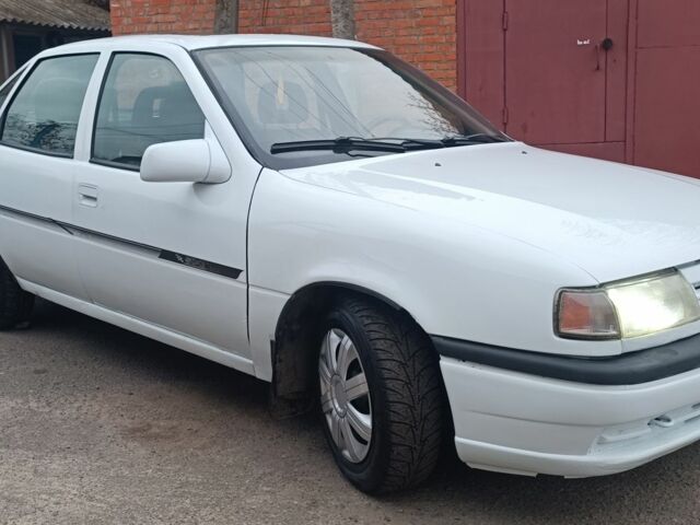 Белый Опель Вектра, объемом двигателя 1.8 л и пробегом 250 тыс. км за 1250 $, фото 8 на Automoto.ua