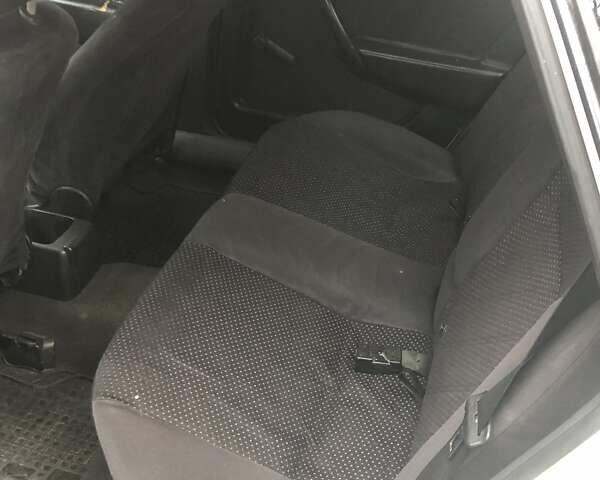 Белый Опель Вектра, объемом двигателя 1.6 л и пробегом 260 тыс. км за 2300 $, фото 3 на Automoto.ua