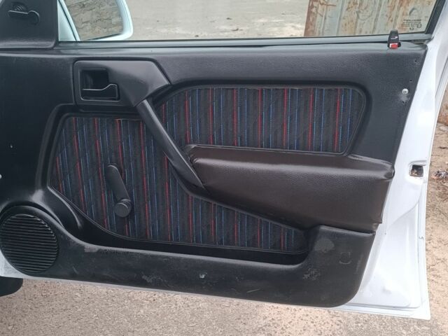 Белый Опель Вектра, объемом двигателя 1.8 л и пробегом 250 тыс. км за 1250 $, фото 21 на Automoto.ua