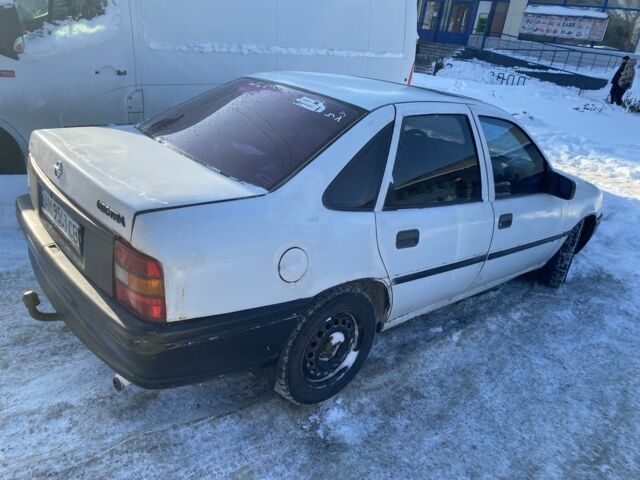 Белый Опель Вектра, объемом двигателя 2 л и пробегом 250 тыс. км за 1300 $, фото 2 на Automoto.ua