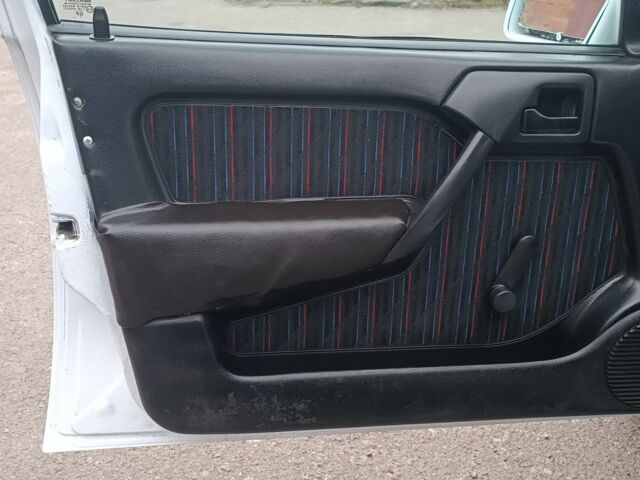 Белый Опель Вектра, объемом двигателя 1.8 л и пробегом 250 тыс. км за 1250 $, фото 16 на Automoto.ua