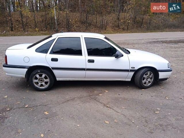 Белый Опель Вектра, объемом двигателя 2 л и пробегом 220 тыс. км за 1600 $, фото 7 на Automoto.ua