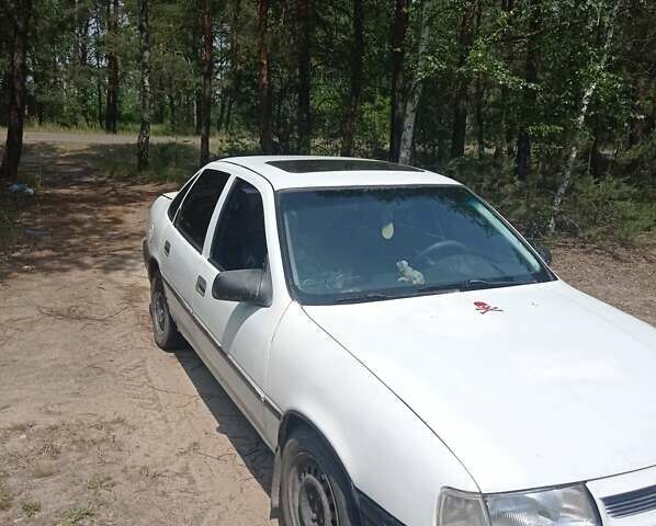Белый Опель Вектра, объемом двигателя 2 л и пробегом 357 тыс. км за 1500 $, фото 1 на Automoto.ua