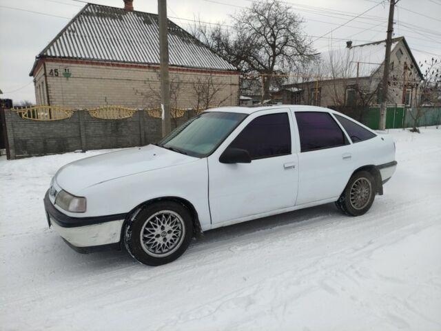 Белый Опель Вектра, объемом двигателя 1.8 л и пробегом 1 тыс. км за 1353 $, фото 5 на Automoto.ua