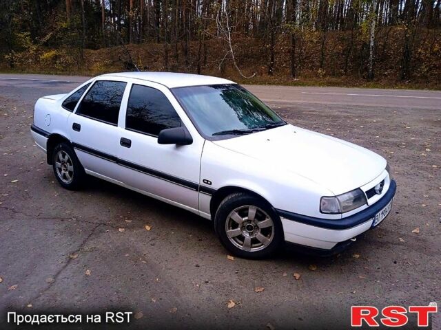 Белый Опель Вектра, объемом двигателя 2 л и пробегом 190 тыс. км за 1600 $, фото 2 на Automoto.ua