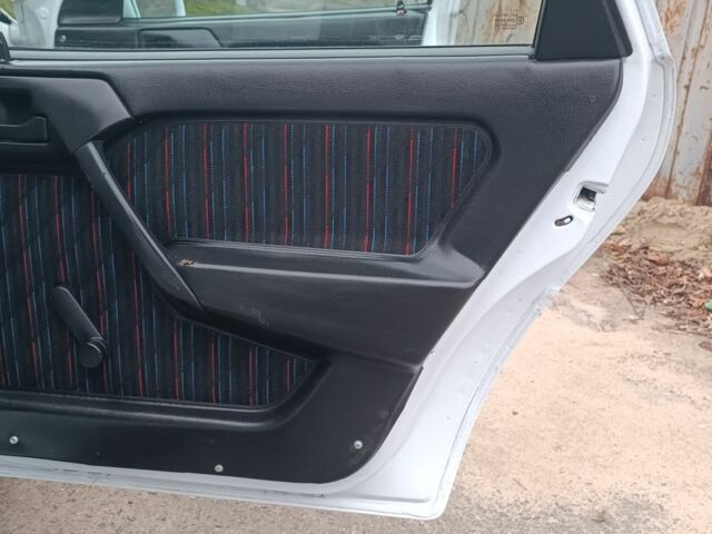 Белый Опель Вектра, объемом двигателя 1.8 л и пробегом 250 тыс. км за 1250 $, фото 20 на Automoto.ua