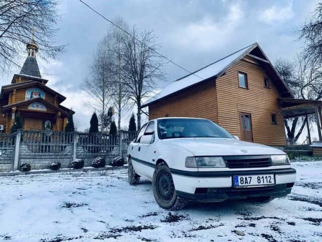 Белый Опель Вектра, объемом двигателя 1.7 л и пробегом 320 тыс. км за 1100 $, фото 2 на Automoto.ua