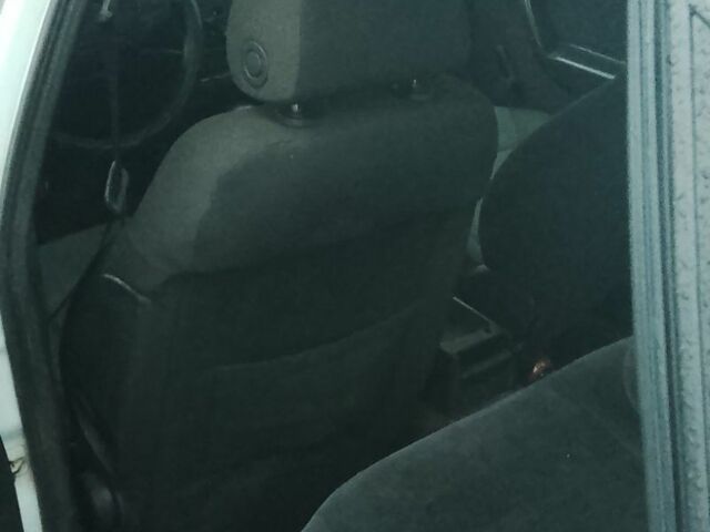 Белый Опель Вектра, объемом двигателя 0 л и пробегом 300 тыс. км за 709 $, фото 5 на Automoto.ua