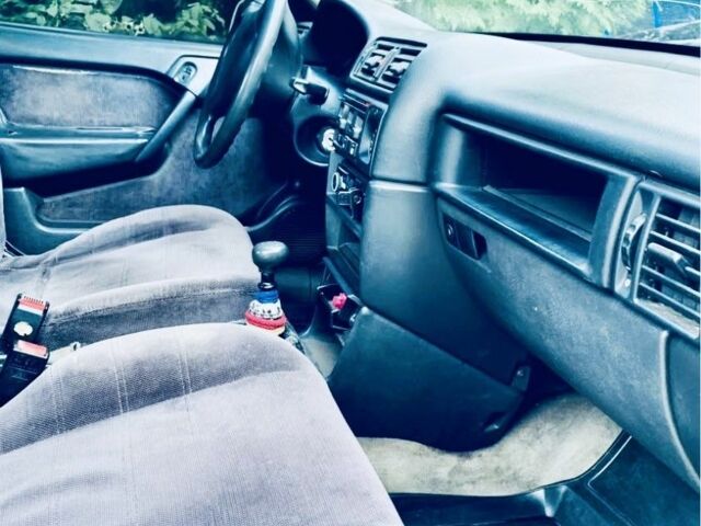 Белый Опель Вектра, объемом двигателя 1.7 л и пробегом 320 тыс. км за 1100 $, фото 5 на Automoto.ua