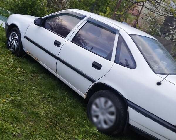 Белый Опель Вектра, объемом двигателя 2 л и пробегом 377 тыс. км за 1000 $, фото 1 на Automoto.ua
