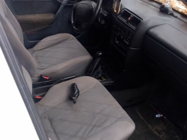 Белый Опель Вектра, объемом двигателя 2 л и пробегом 287 тыс. км за 1200 $, фото 3 на Automoto.ua