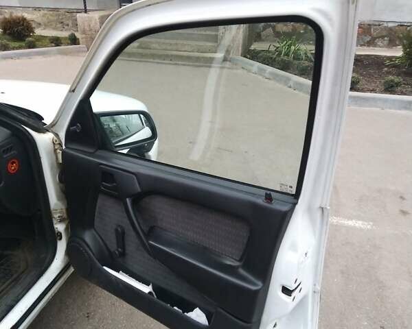 Белый Опель Вектра, объемом двигателя 1.8 л и пробегом 432 тыс. км за 2490 $, фото 10 на Automoto.ua