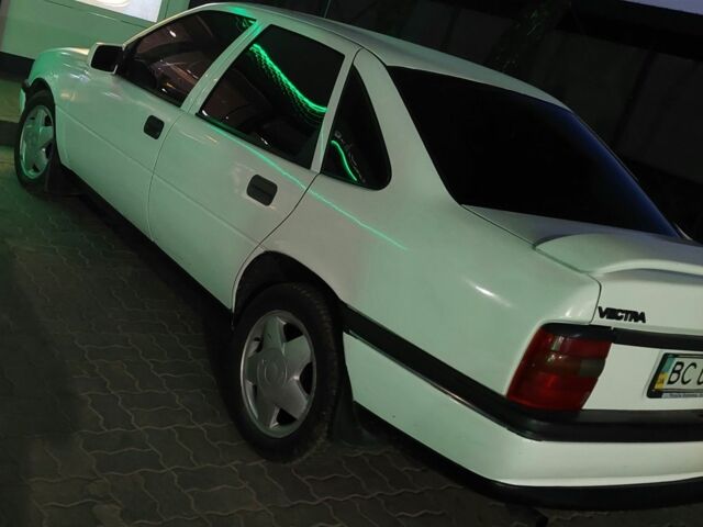 Белый Опель Вектра, объемом двигателя 0 л и пробегом 450 тыс. км за 1800 $, фото 1 на Automoto.ua