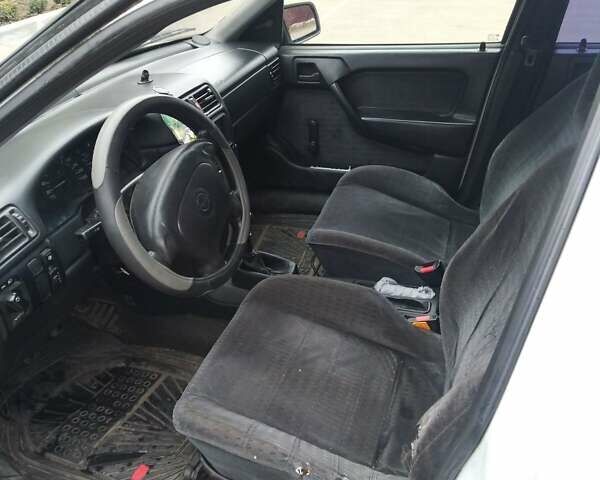 Белый Опель Вектра, объемом двигателя 1.8 л и пробегом 432 тыс. км за 2490 $, фото 19 на Automoto.ua