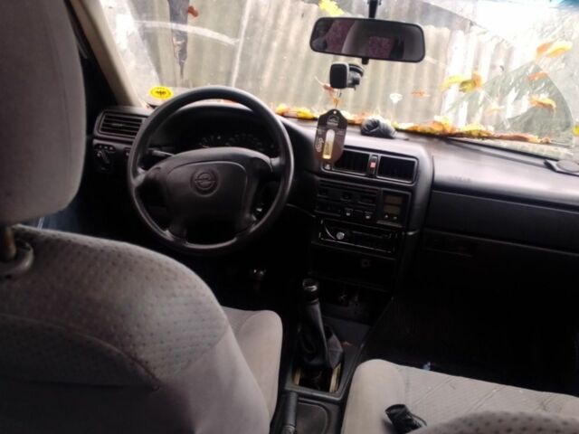 Белый Опель Вектра, объемом двигателя 2 л и пробегом 287 тыс. км за 1200 $, фото 1 на Automoto.ua