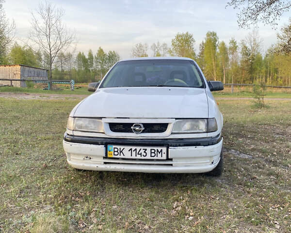 Белый Опель Вектра, объемом двигателя 1.7 л и пробегом 40 тыс. км за 1650 $, фото 2 на Automoto.ua