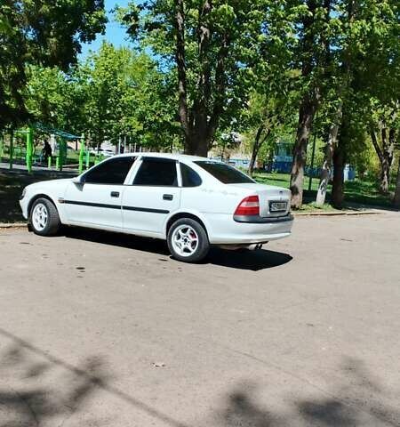 Білий Опель Вектра, об'ємом двигуна 1.6 л та пробігом 373 тис. км за 2800 $, фото 2 на Automoto.ua