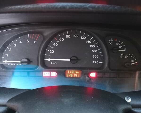 Белый Опель Вектра, объемом двигателя 1.69 л и пробегом 357 тыс. км за 2350 $, фото 1 на Automoto.ua