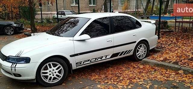 Белый Опель Вектра, объемом двигателя 2 л и пробегом 167 тыс. км за 4000 $, фото 1 на Automoto.ua