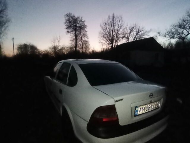 Білий Опель Вектра, об'ємом двигуна 1.7 л та пробігом 150 тис. км за 2021 $, фото 6 на Automoto.ua