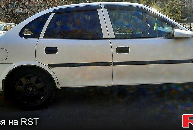 Белый Опель Вектра, объемом двигателя 1.8 л и пробегом 400 тыс. км за 2100 $, фото 3 на Automoto.ua