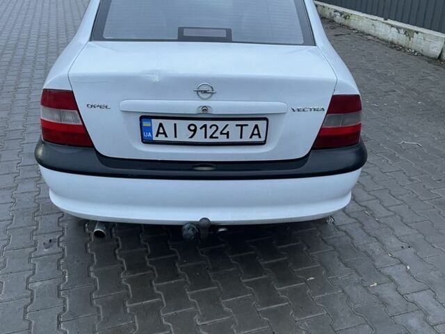 Белый Опель Вектра, объемом двигателя 1.8 л и пробегом 231 тыс. км за 2000 $, фото 3 на Automoto.ua