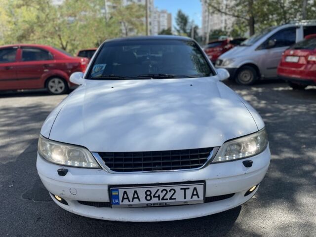 Белый Опель Вектра, объемом двигателя 2.5 л и пробегом 300 тыс. км за 2154 $, фото 7 на Automoto.ua