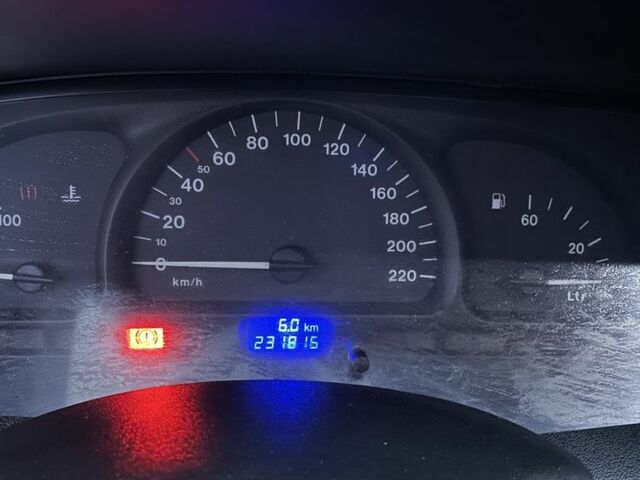 Белый Опель Вектра, объемом двигателя 1.8 л и пробегом 231 тыс. км за 2000 $, фото 6 на Automoto.ua