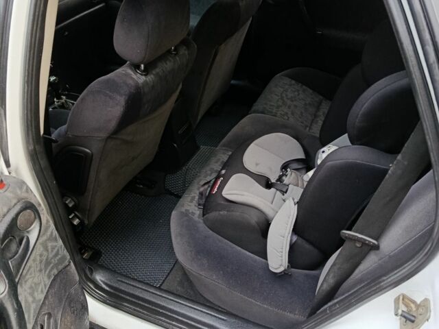 Белый Опель Вектра, объемом двигателя 1.6 л и пробегом 130 тыс. км за 2300 $, фото 2 на Automoto.ua