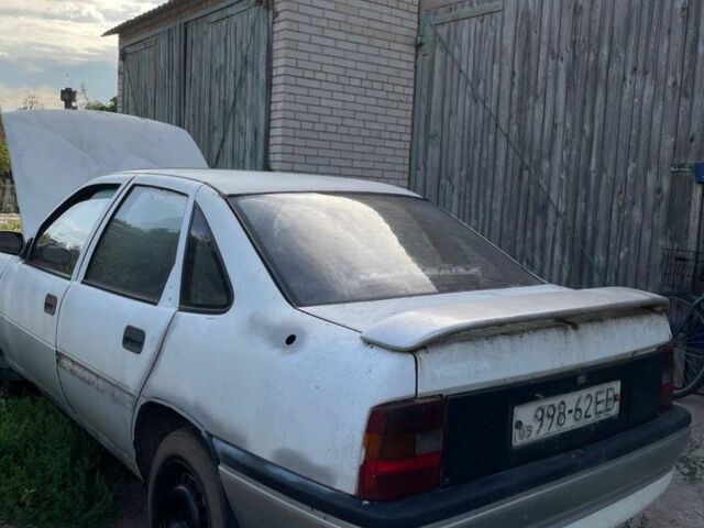 Білий Опель Вектра, об'ємом двигуна 1.6 л та пробігом 870 тис. км за 358 $, фото 2 на Automoto.ua