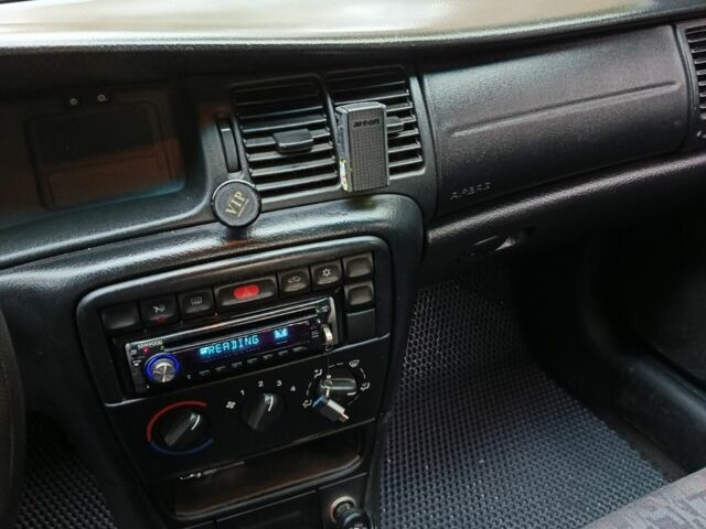 Белый Опель Вектра, объемом двигателя 1.6 л и пробегом 130 тыс. км за 2300 $, фото 1 на Automoto.ua