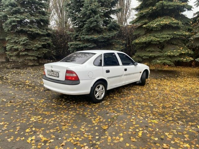 Білий Опель Вектра, об'ємом двигуна 2 л та пробігом 320 тис. км за 1800 $, фото 11 на Automoto.ua