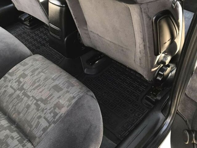 Белый Опель Вектра, объемом двигателя 1.8 л и пробегом 360 тыс. км за 2500 $, фото 14 на Automoto.ua